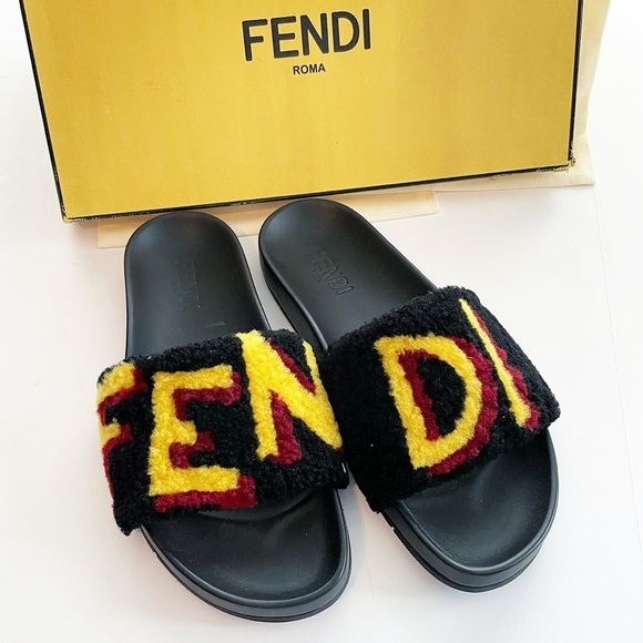 Fendi Black Shearling Vocabulary Pool Slides MENS 7 women 10 spell out logo - Picture 2 of 13
